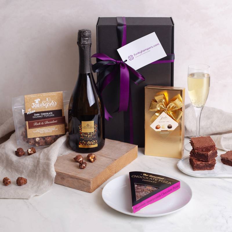 Prosecco and Chocoholics Treats Hamper