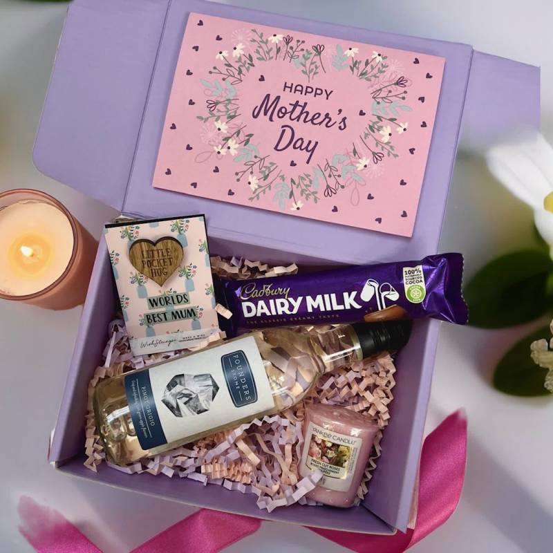 Mothers Day White Wine & Treats Hamper